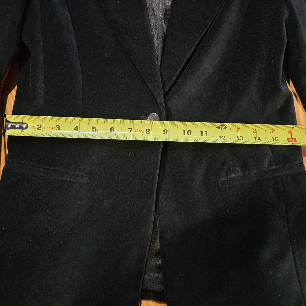 TAHARI VELVET BLAZER - Picture 7 of 16